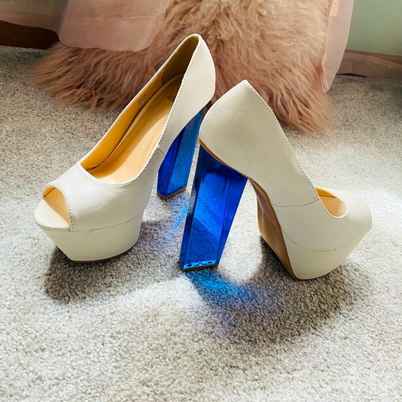 ❤️Stunning❤️ Beau & Ashe Blue Lucite Heeled Platforms - Picture 5 of 11